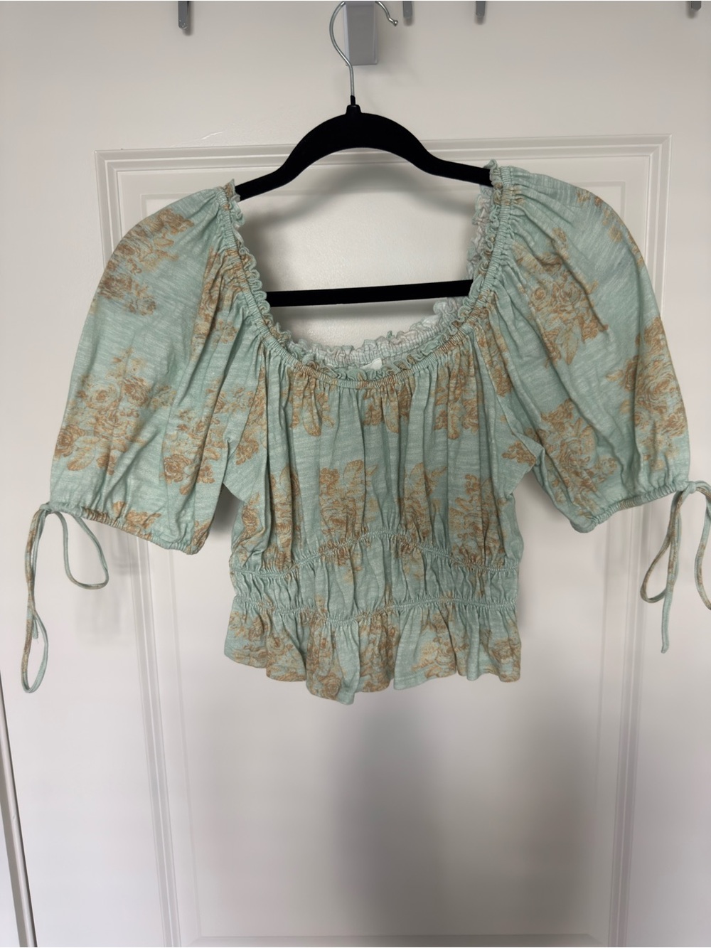 Smocked Top with Puff Sleeves in Mint Green